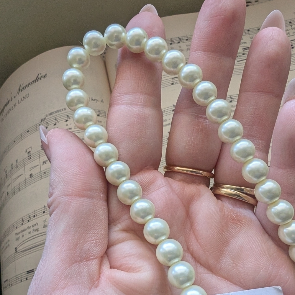 White Glass Pearl 12 Inch String - Picture 8 of 8